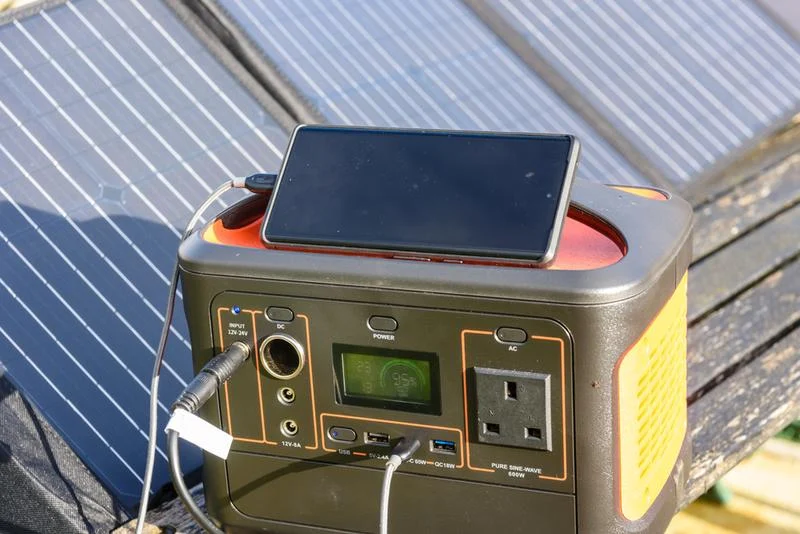 What Do Solar Panels Do with the Battery?